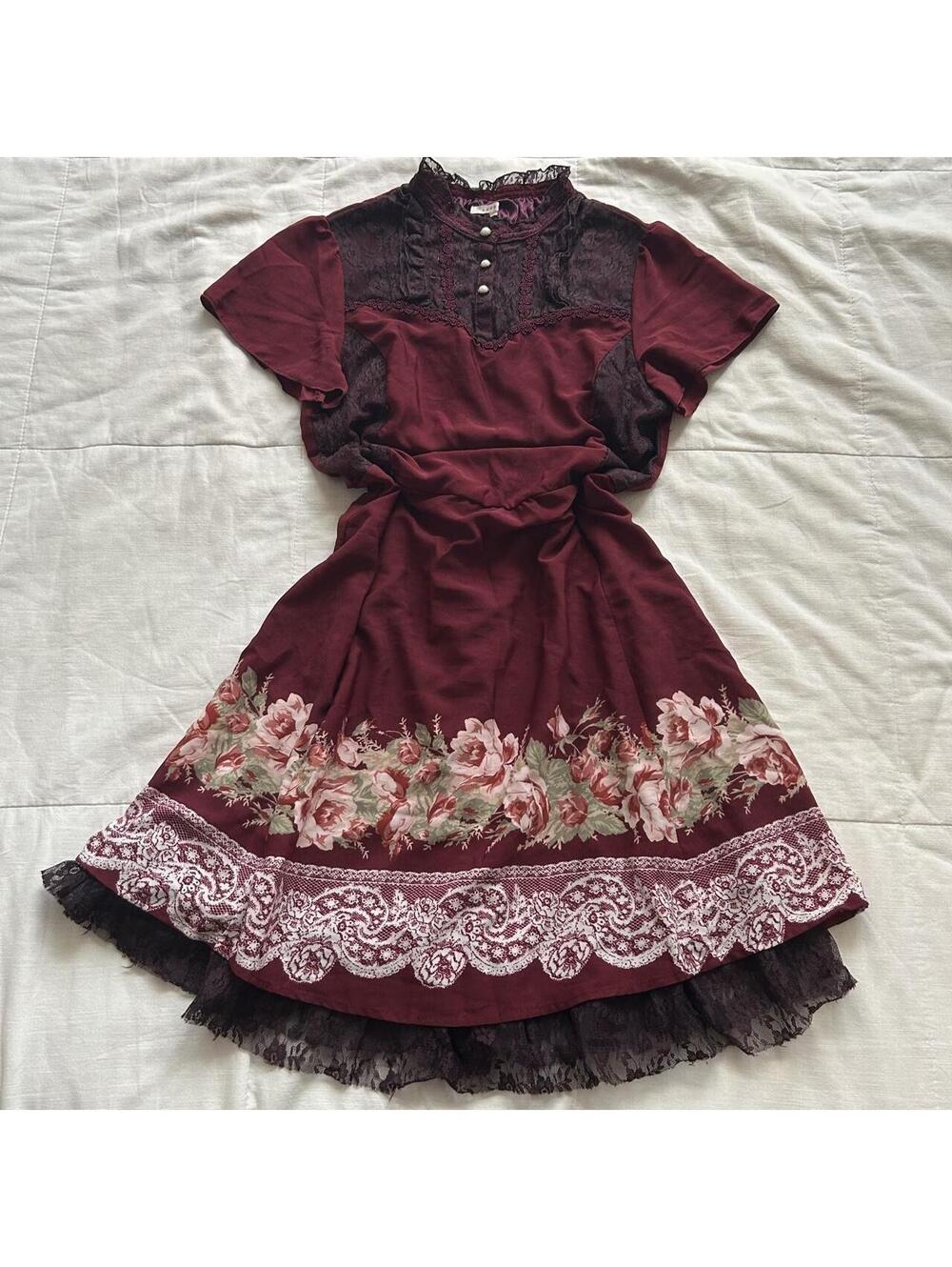 Axes Femme Burgundy Rose Border Print Lace Short Sleeve Dress Medium Japan